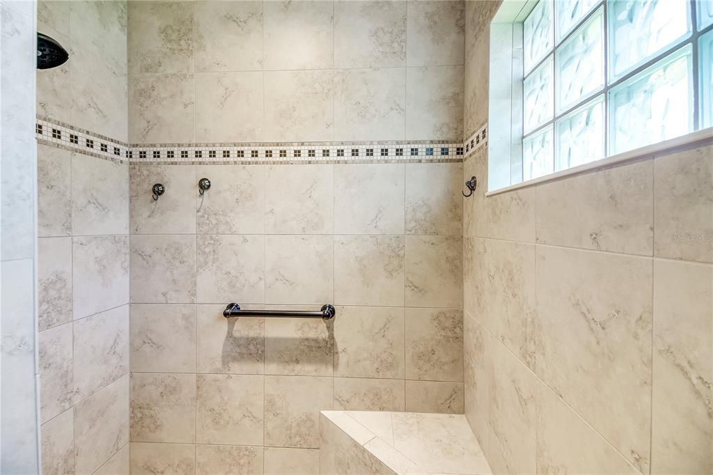 На продажу: $639,900 (3 спален, 2 ванн, 1967 Квадратных фут)