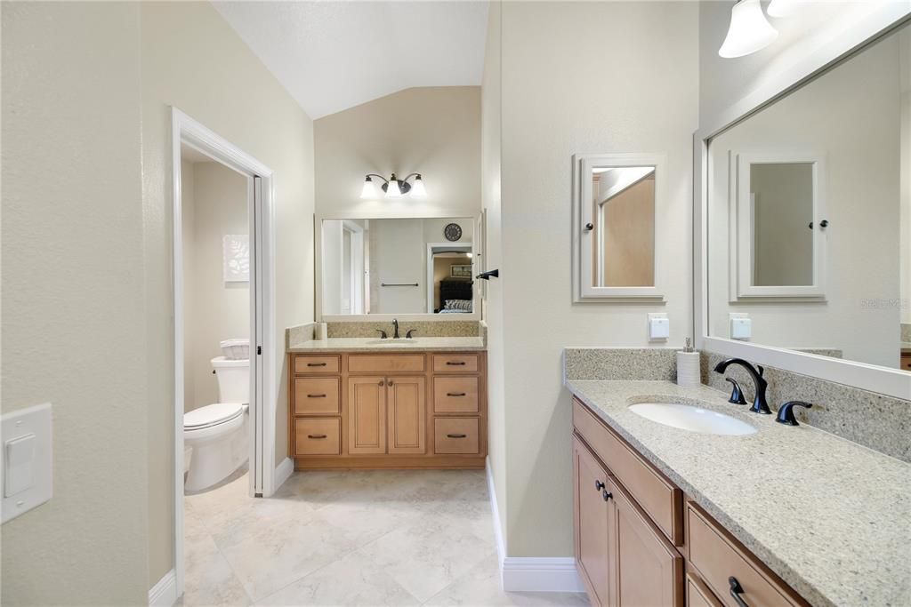 На продажу: $639,900 (3 спален, 2 ванн, 1967 Квадратных фут)