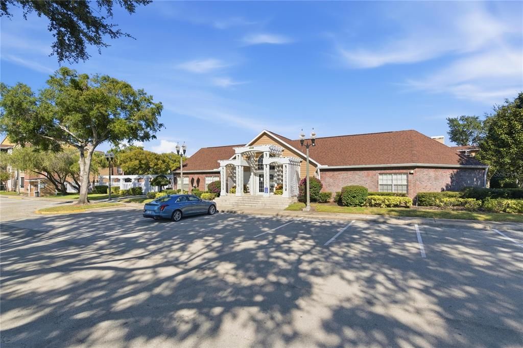 For Sale: $110,000 (1 beds, 1 baths, 660 Square Feet)