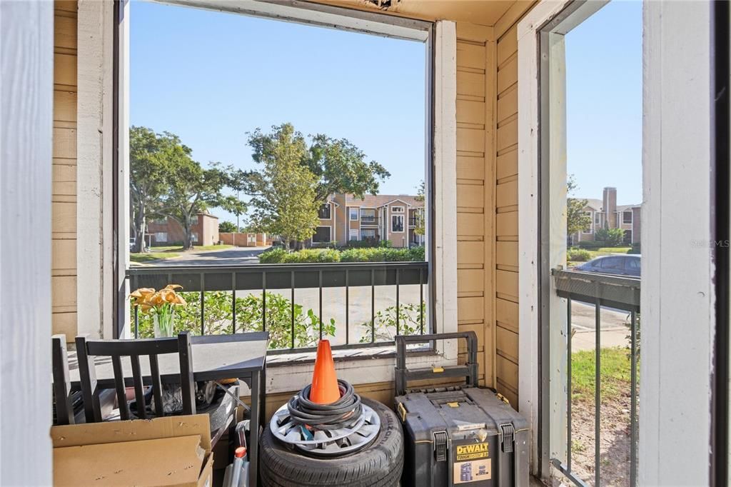 For Sale: $110,000 (1 beds, 1 baths, 660 Square Feet)