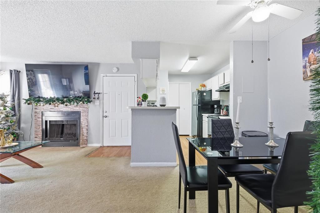 For Sale: $110,000 (1 beds, 1 baths, 660 Square Feet)