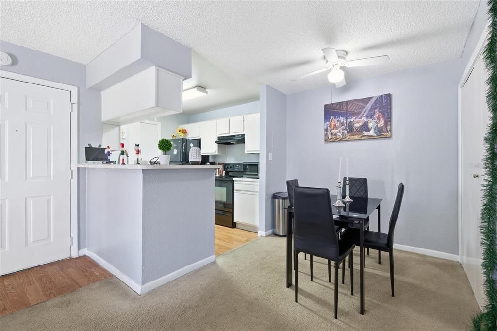 For Sale: $110,000 (1 beds, 1 baths, 660 Square Feet)