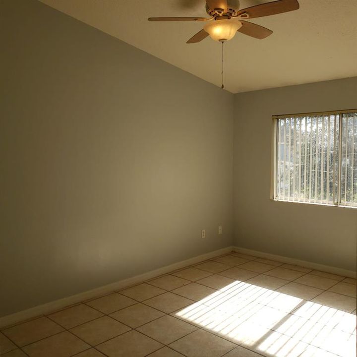 出租: $1,750 (3 贝兹, 2 浴室, 1850 平方英尺)