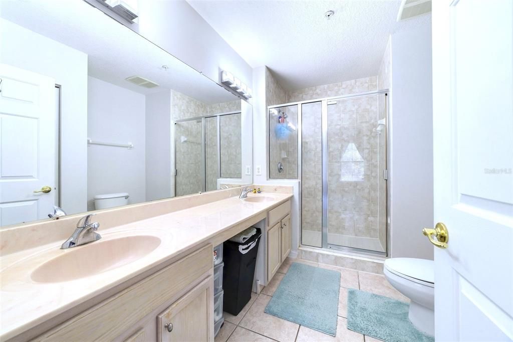 合同活跃: $369,999 (3 贝兹, 2 浴室, 1392 平方英尺)