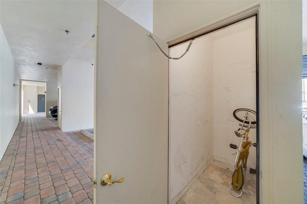 合同活跃: $369,999 (3 贝兹, 2 浴室, 1392 平方英尺)