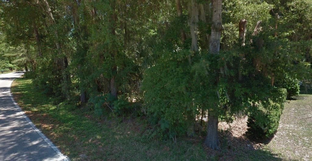 En Venta: $17,500 (0.25 acres)