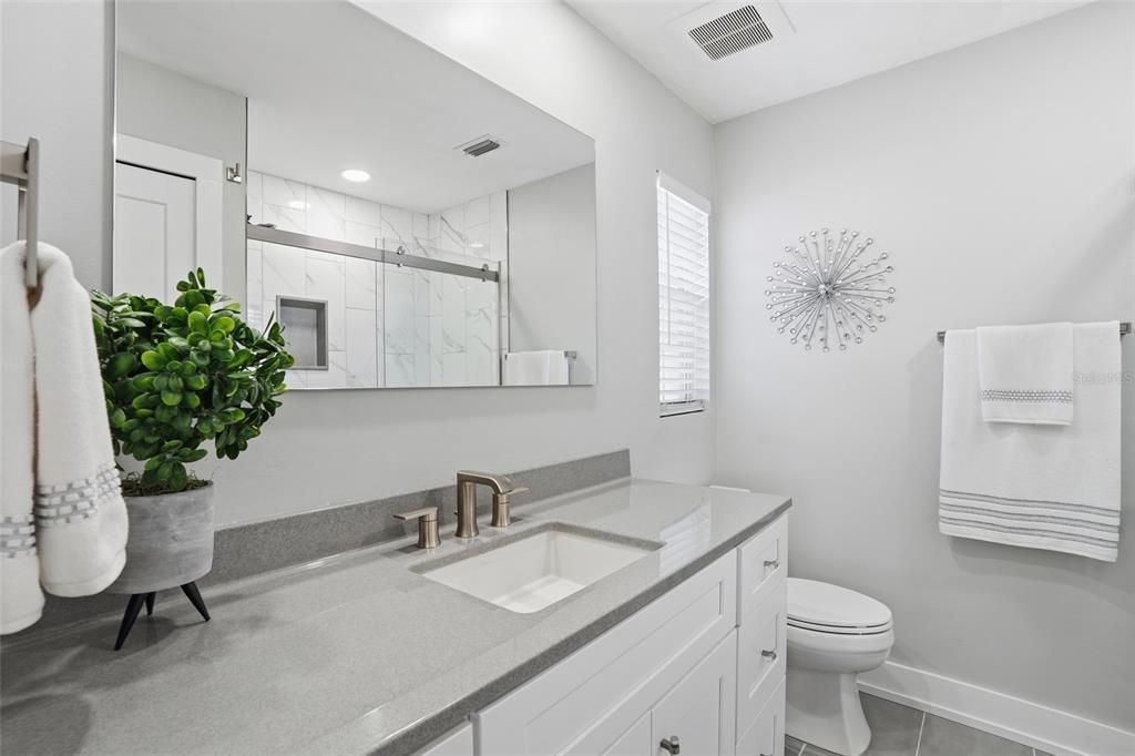 待售: $339,000 (2 贝兹, 2 浴室, 1105 平方英尺)