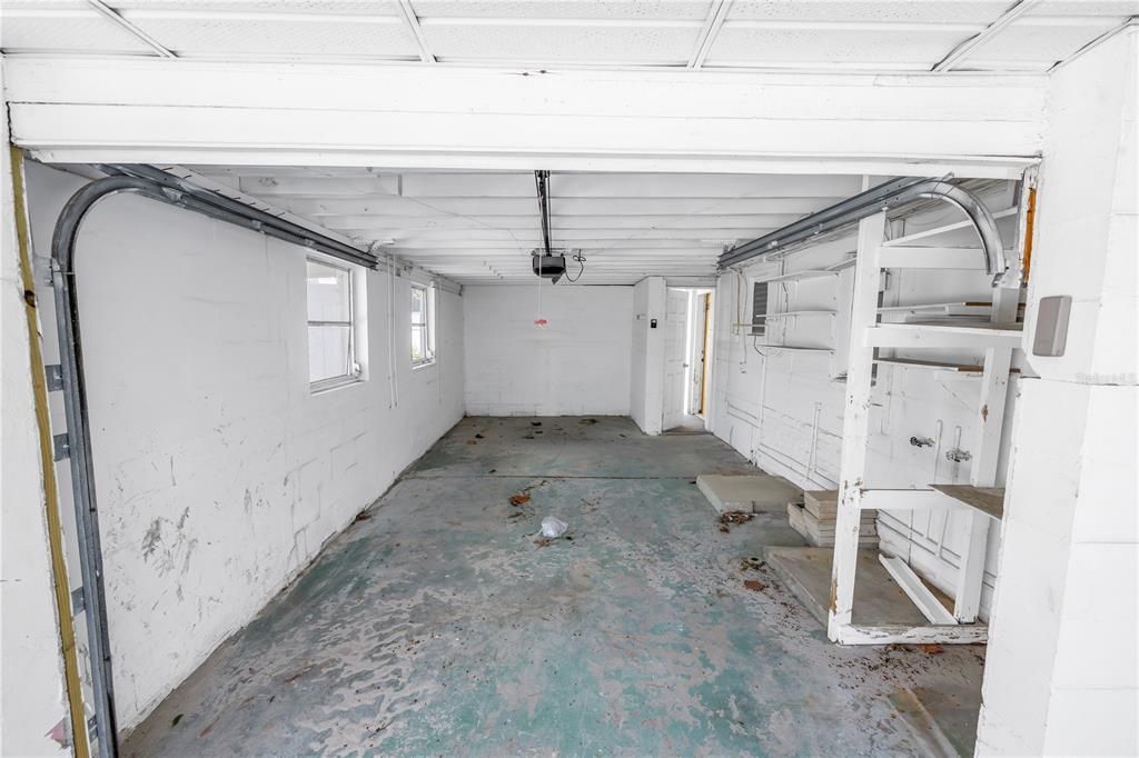 For Sale: $388,888 (2 beds, 2 baths, 1136 Square Feet)