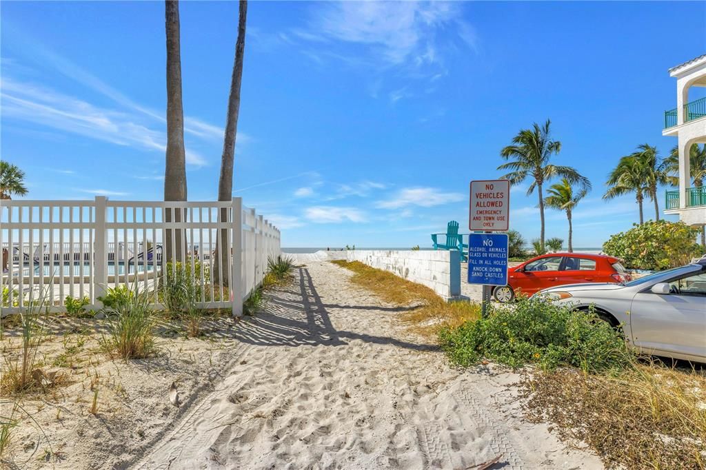 For Sale: $388,888 (2 beds, 2 baths, 1136 Square Feet)