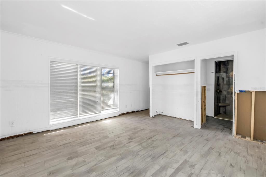 For Sale: $388,888 (2 beds, 2 baths, 1136 Square Feet)