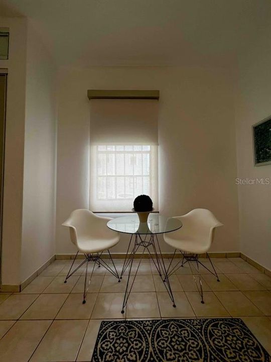 For Sale: $250,000 (1 beds, 1 baths, 750 Square Feet)