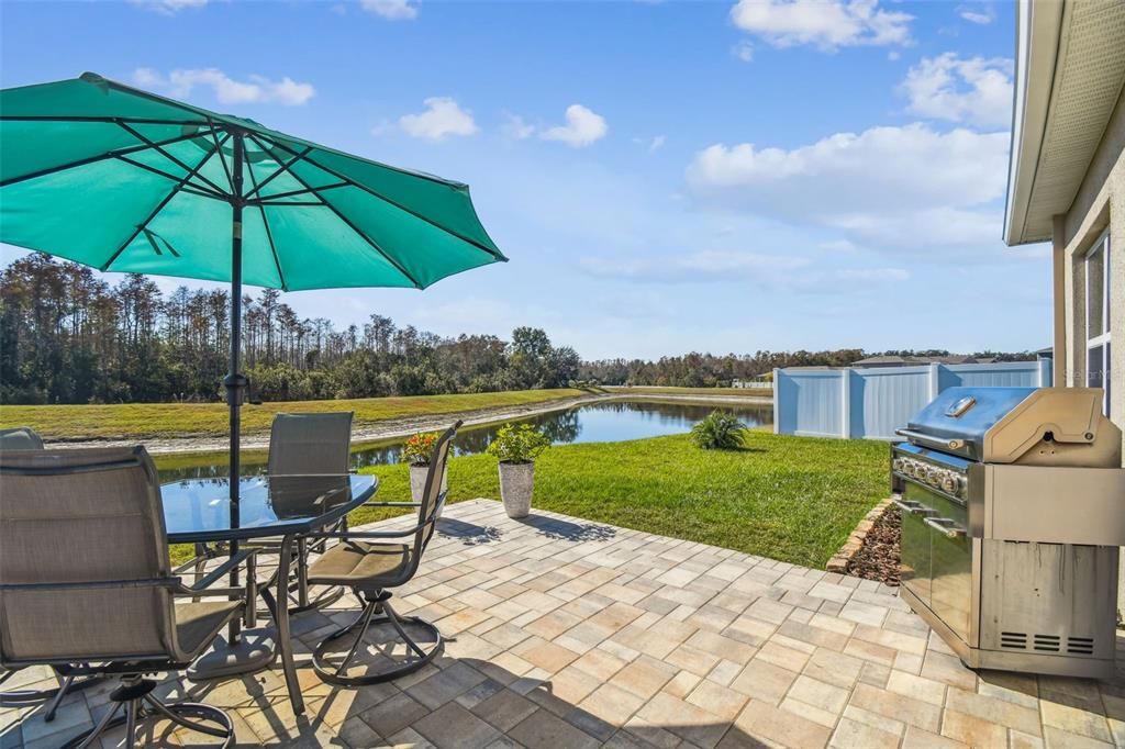 Под контрактом: $359,900 (3 спален, 2 ванн, 1500 Квадратных фут)