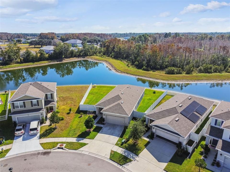 Под контрактом: $359,900 (3 спален, 2 ванн, 1500 Квадратных фут)