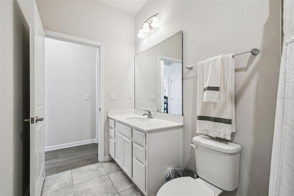 Под контрактом: $359,900 (3 спален, 2 ванн, 1500 Квадратных фут)