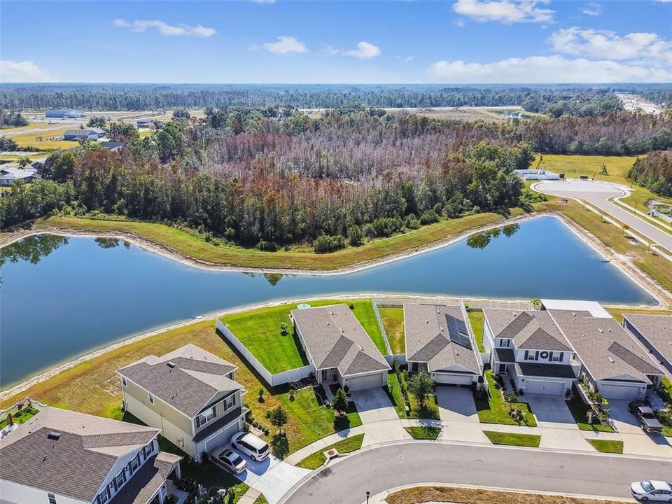 Под контрактом: $359,900 (3 спален, 2 ванн, 1500 Квадратных фут)