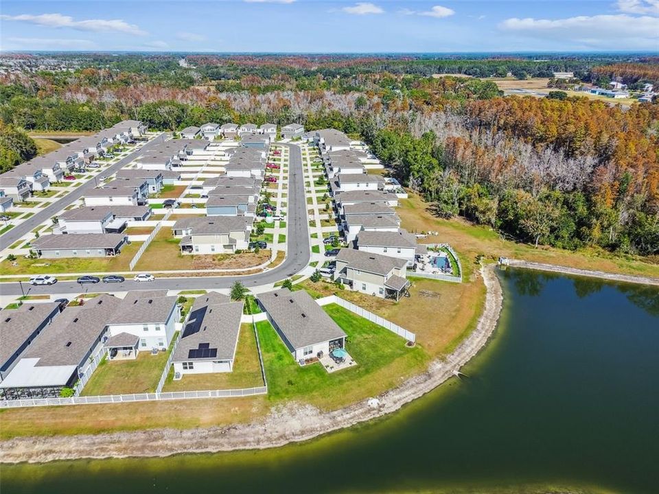 Под контрактом: $359,900 (3 спален, 2 ванн, 1500 Квадратных фут)