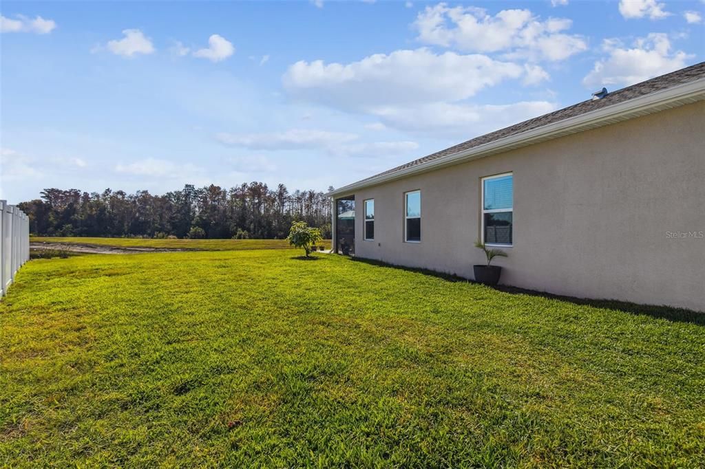 Под контрактом: $359,900 (3 спален, 2 ванн, 1500 Квадратных фут)