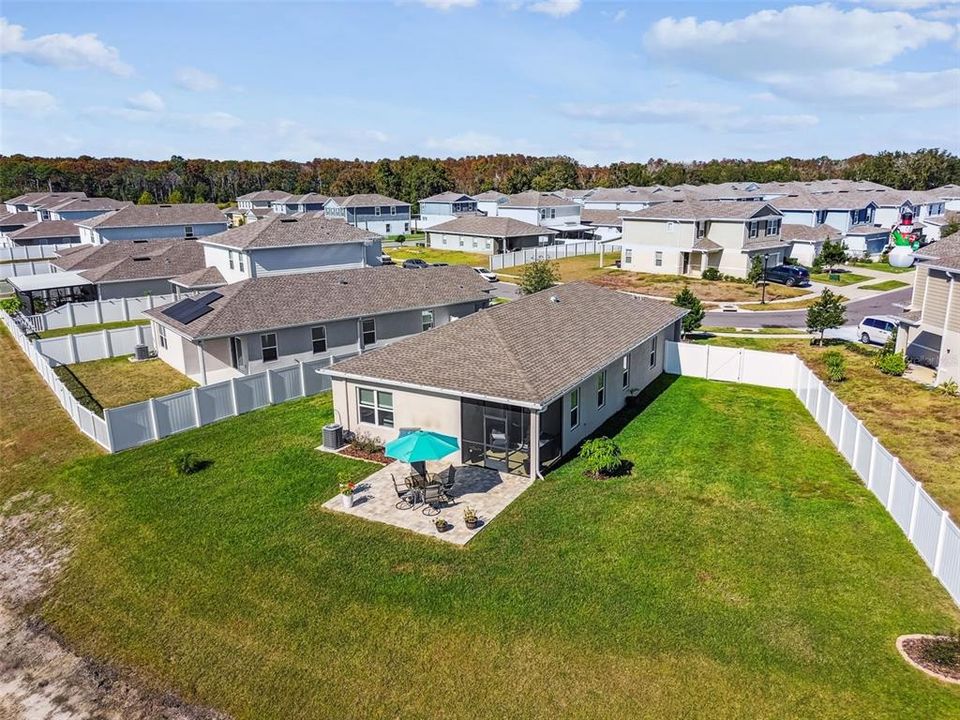 Под контрактом: $359,900 (3 спален, 2 ванн, 1500 Квадратных фут)