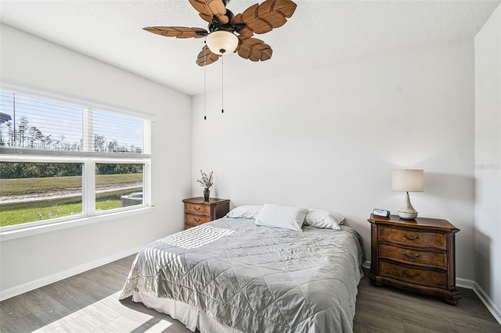 Под контрактом: $359,900 (3 спален, 2 ванн, 1500 Квадратных фут)