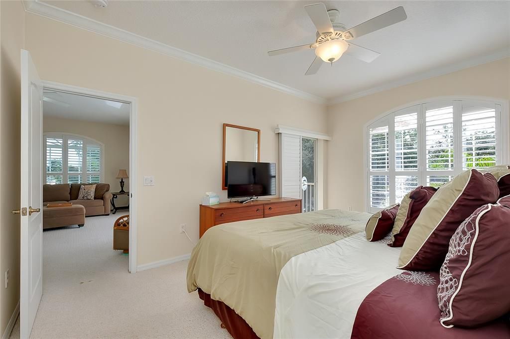 For Sale: $287,500 (3 beds, 2 baths, 1270 Square Feet)