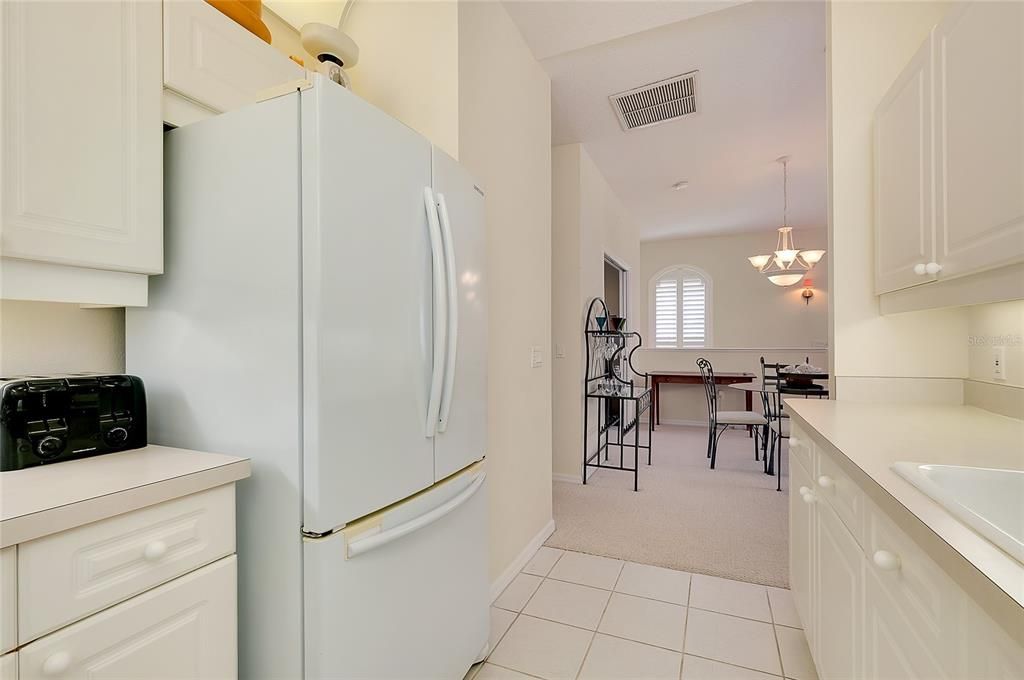 For Sale: $287,500 (3 beds, 2 baths, 1270 Square Feet)
