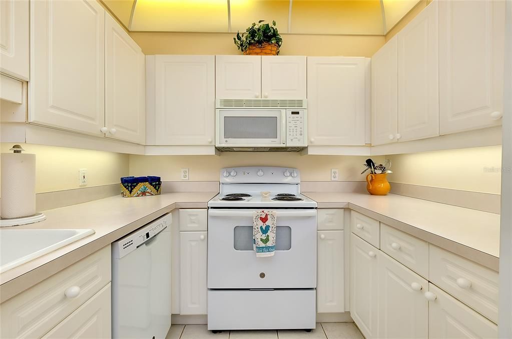 For Sale: $287,500 (3 beds, 2 baths, 1270 Square Feet)