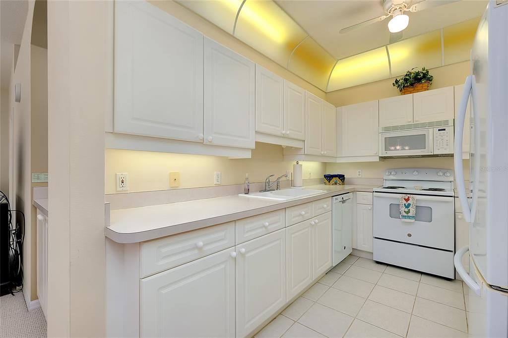 For Sale: $287,500 (3 beds, 2 baths, 1270 Square Feet)