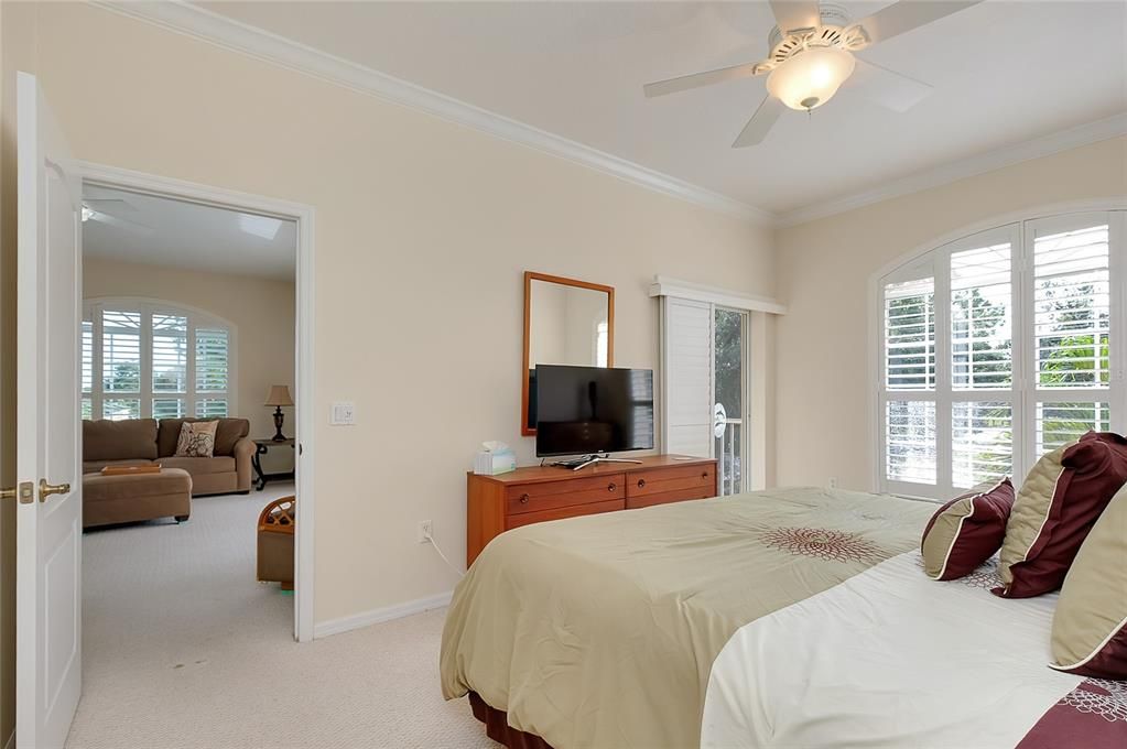 For Sale: $287,500 (3 beds, 2 baths, 1270 Square Feet)