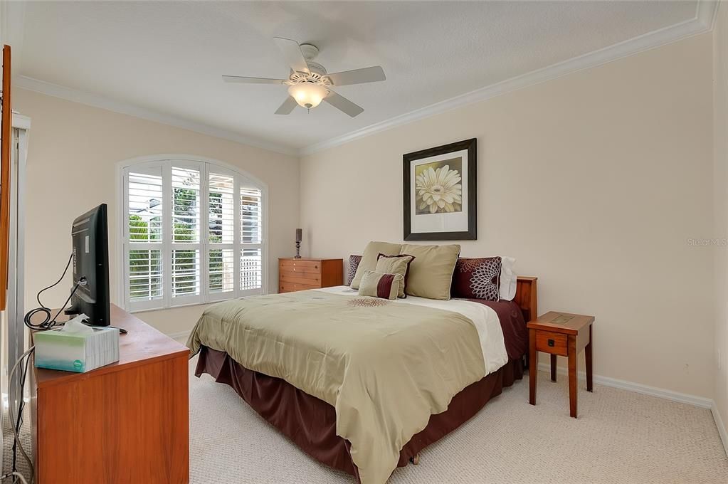 For Sale: $287,500 (3 beds, 2 baths, 1270 Square Feet)