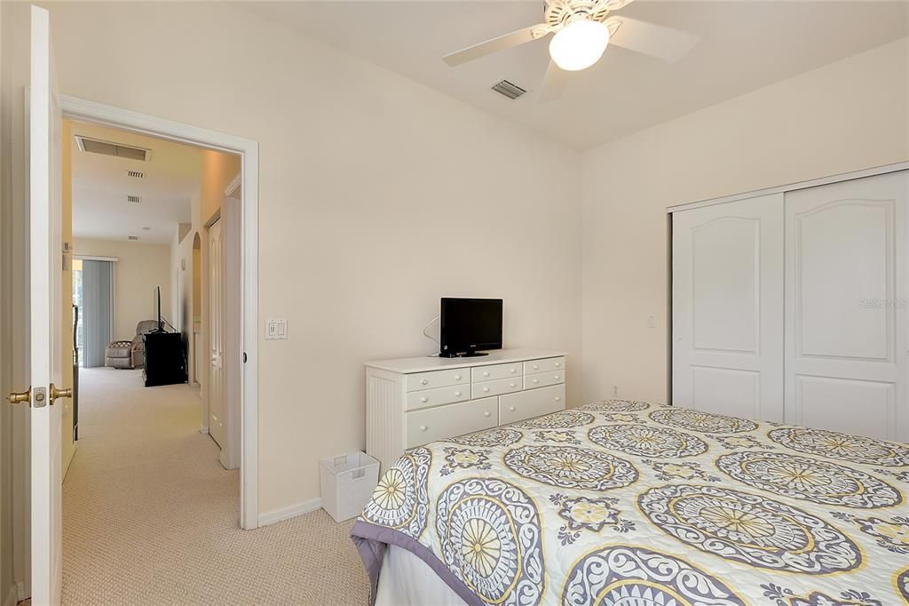 For Sale: $287,500 (3 beds, 2 baths, 1270 Square Feet)