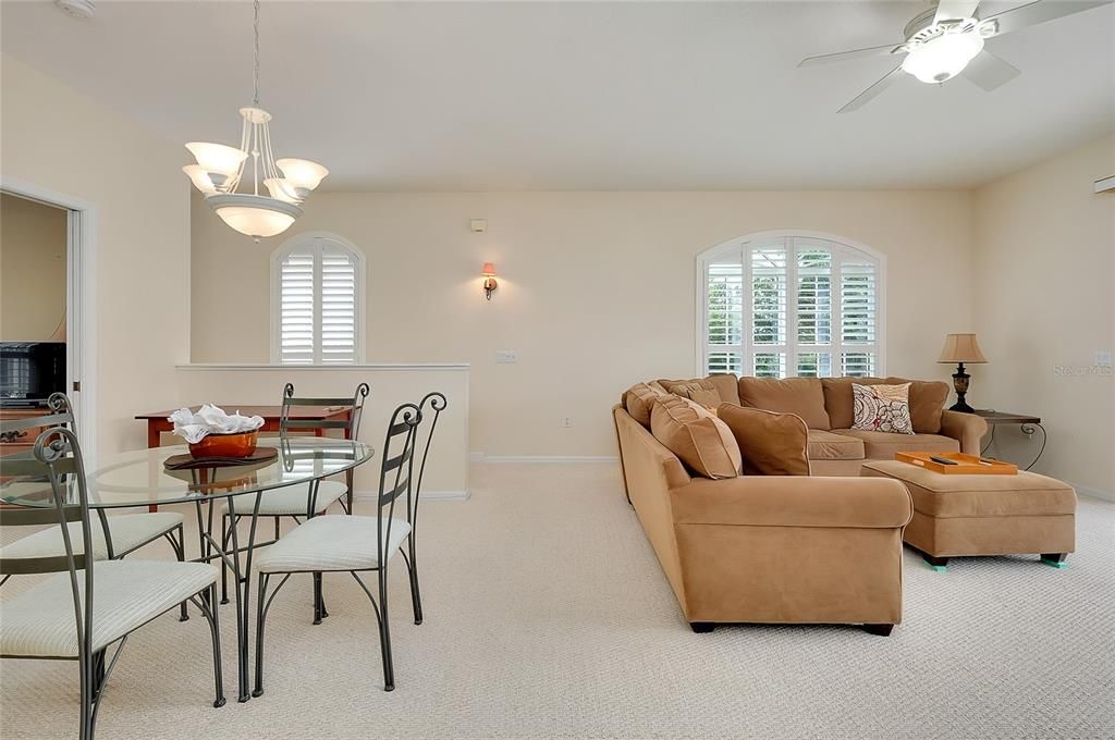 For Sale: $287,500 (3 beds, 2 baths, 1270 Square Feet)