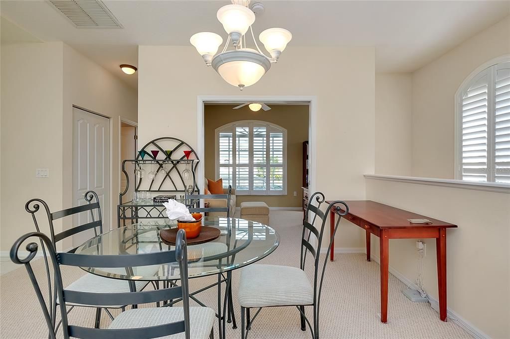 For Sale: $287,500 (3 beds, 2 baths, 1270 Square Feet)