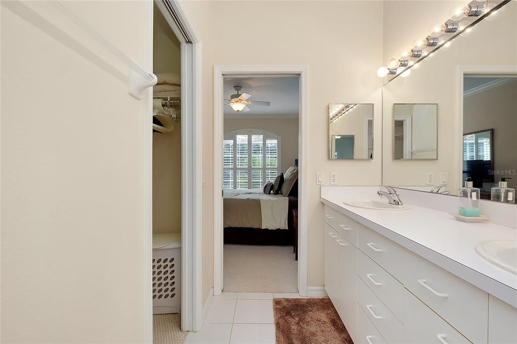 For Sale: $287,500 (3 beds, 2 baths, 1270 Square Feet)