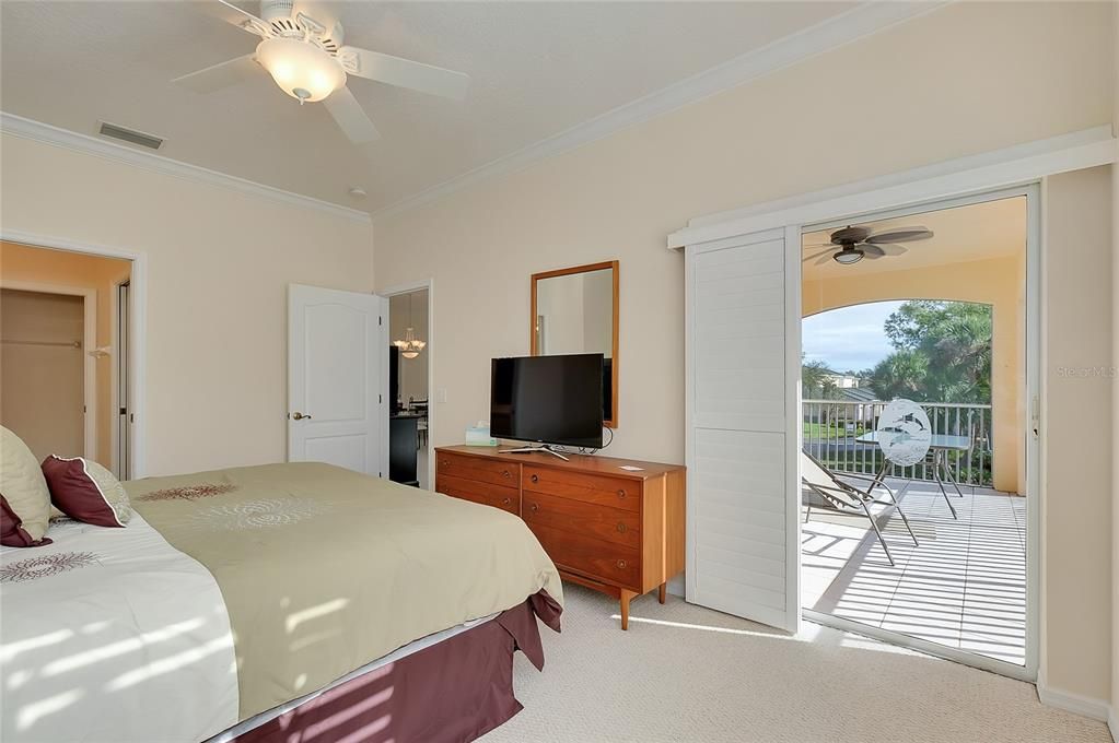 For Sale: $287,500 (3 beds, 2 baths, 1270 Square Feet)