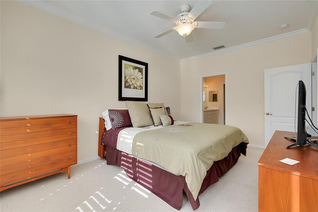 For Sale: $287,500 (3 beds, 2 baths, 1270 Square Feet)