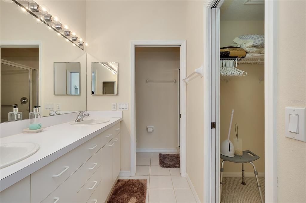 For Sale: $287,500 (3 beds, 2 baths, 1270 Square Feet)