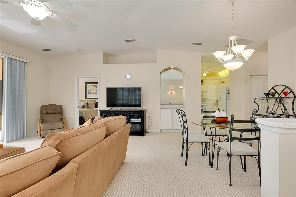 For Sale: $287,500 (3 beds, 2 baths, 1270 Square Feet)