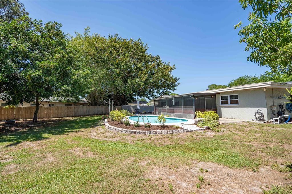 Active With Contract: $3,200 (3 beds, 2 baths, 1795 Square Feet)