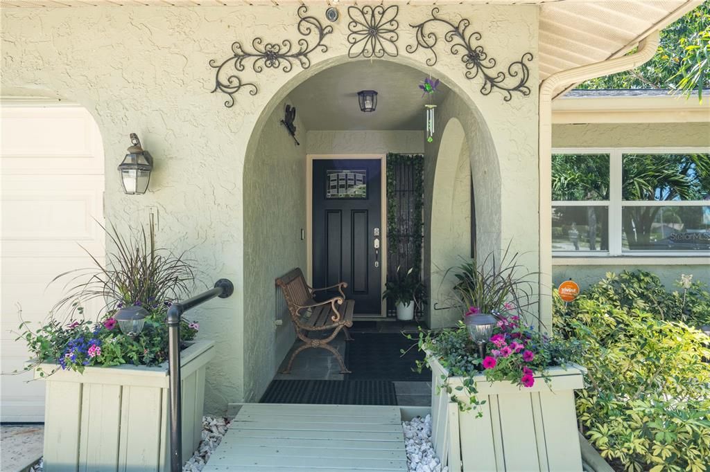 Active With Contract: $3,200 (3 beds, 2 baths, 1795 Square Feet)