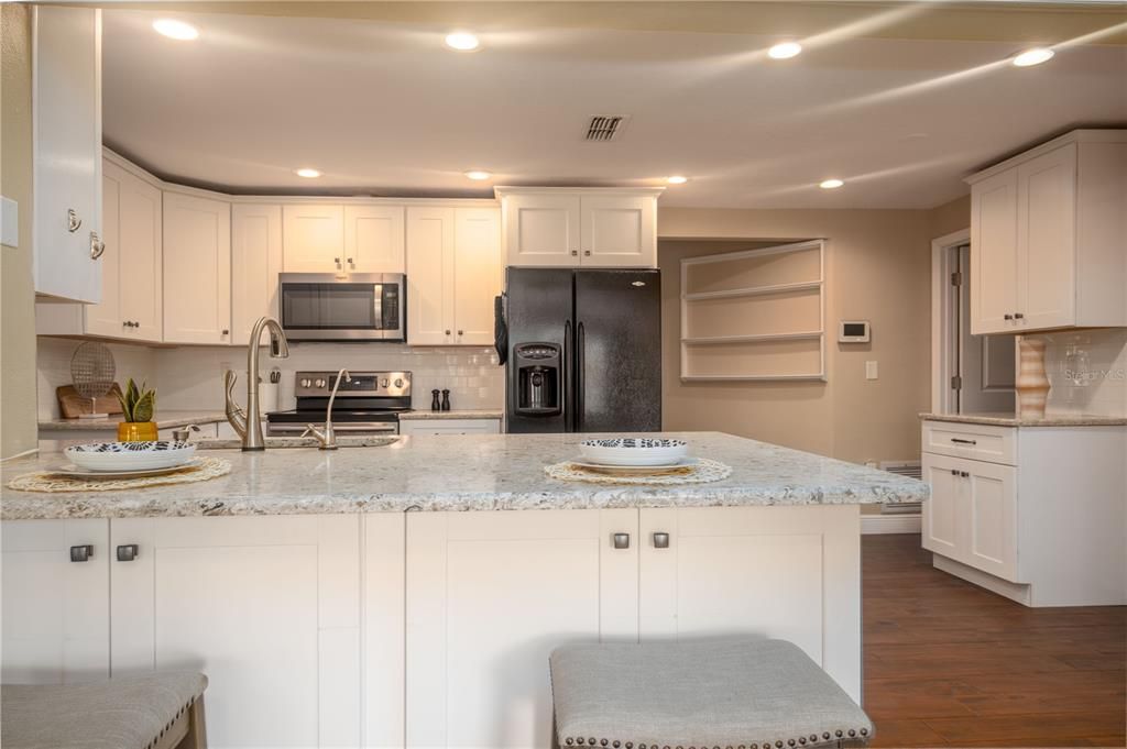 Active With Contract: $3,200 (3 beds, 2 baths, 1795 Square Feet)