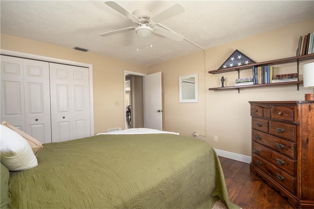 Active With Contract: $3,200 (3 beds, 2 baths, 1795 Square Feet)