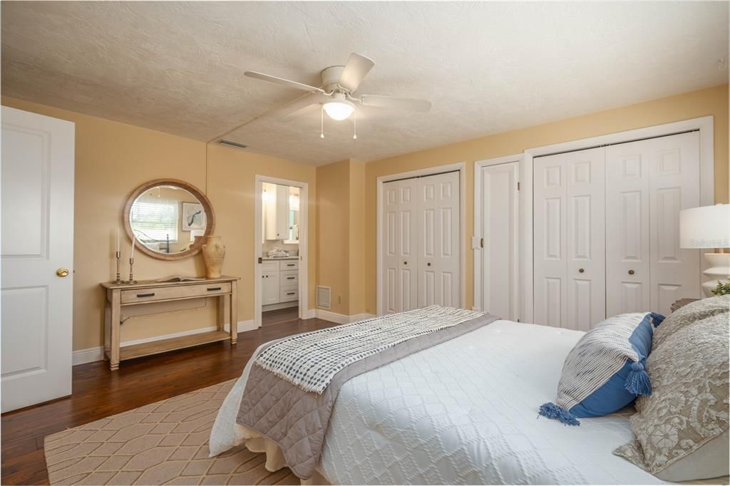 Active With Contract: $3,200 (3 beds, 2 baths, 1795 Square Feet)