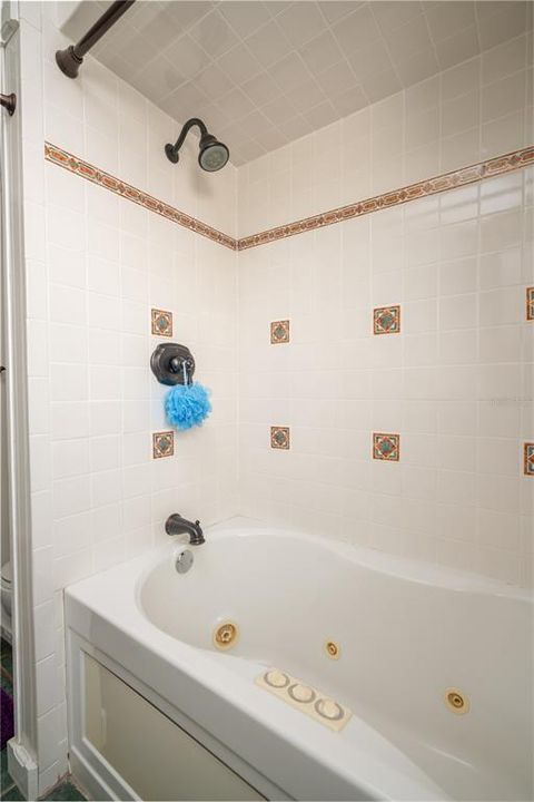 Active With Contract: $3,200 (3 beds, 2 baths, 1795 Square Feet)