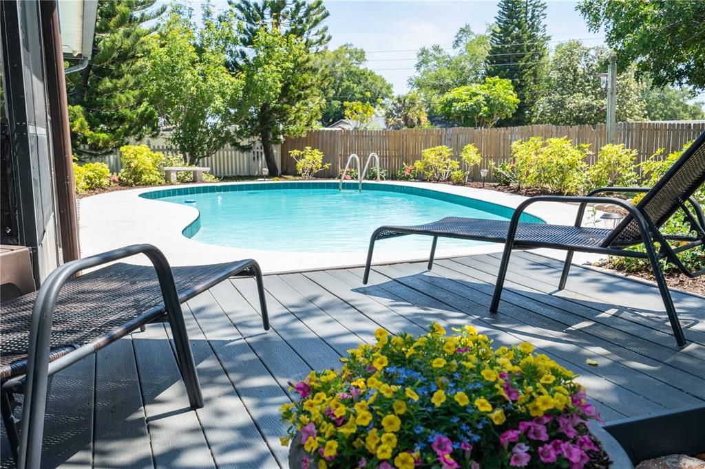 Active With Contract: $3,200 (3 beds, 2 baths, 1795 Square Feet)