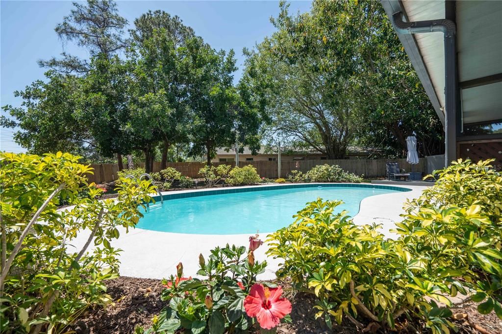 Active With Contract: $3,200 (3 beds, 2 baths, 1795 Square Feet)