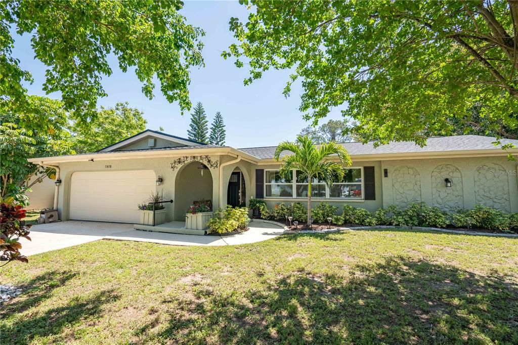 Active With Contract: $3,200 (3 beds, 2 baths, 1795 Square Feet)