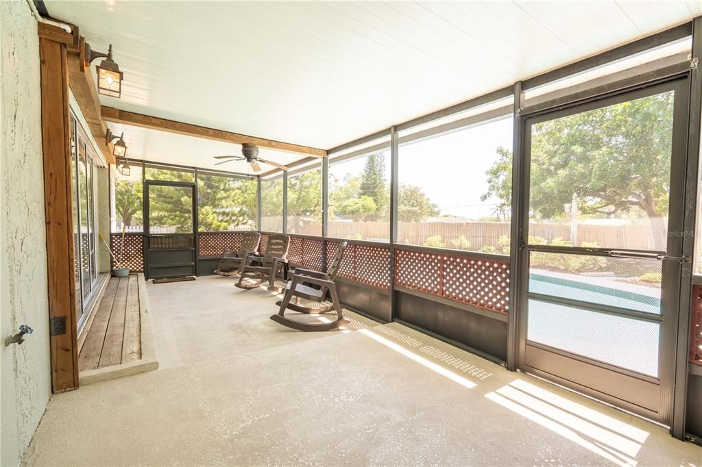 Active With Contract: $3,200 (3 beds, 2 baths, 1795 Square Feet)