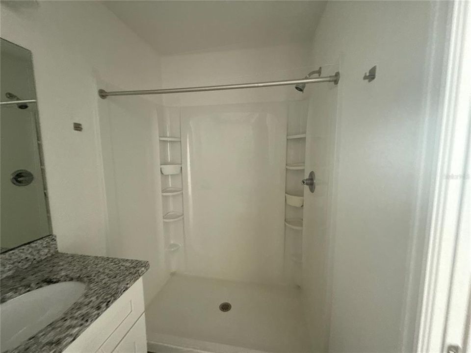 出租: $1,595 (3 贝兹, 2 浴室, 1315 平方英尺)