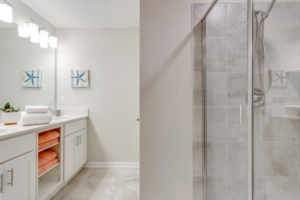 For Sale: $285,000 (2 beds, 2 baths, 1186 Square Feet)