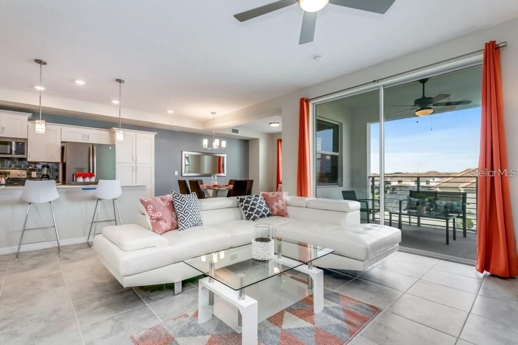 For Sale: $285,000 (2 beds, 2 baths, 1186 Square Feet)